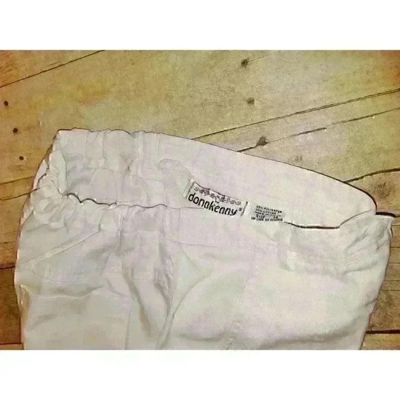 DONNKENNY Womans WHITE Walking Shorts LIGHTWEIGHT Elastic Back Waistband size 14 - Picture 3 of 3